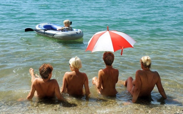 Naturistes