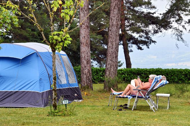 centre-de-naturiste-domaine-du-coq-rouge-a-collonges-la-rouge