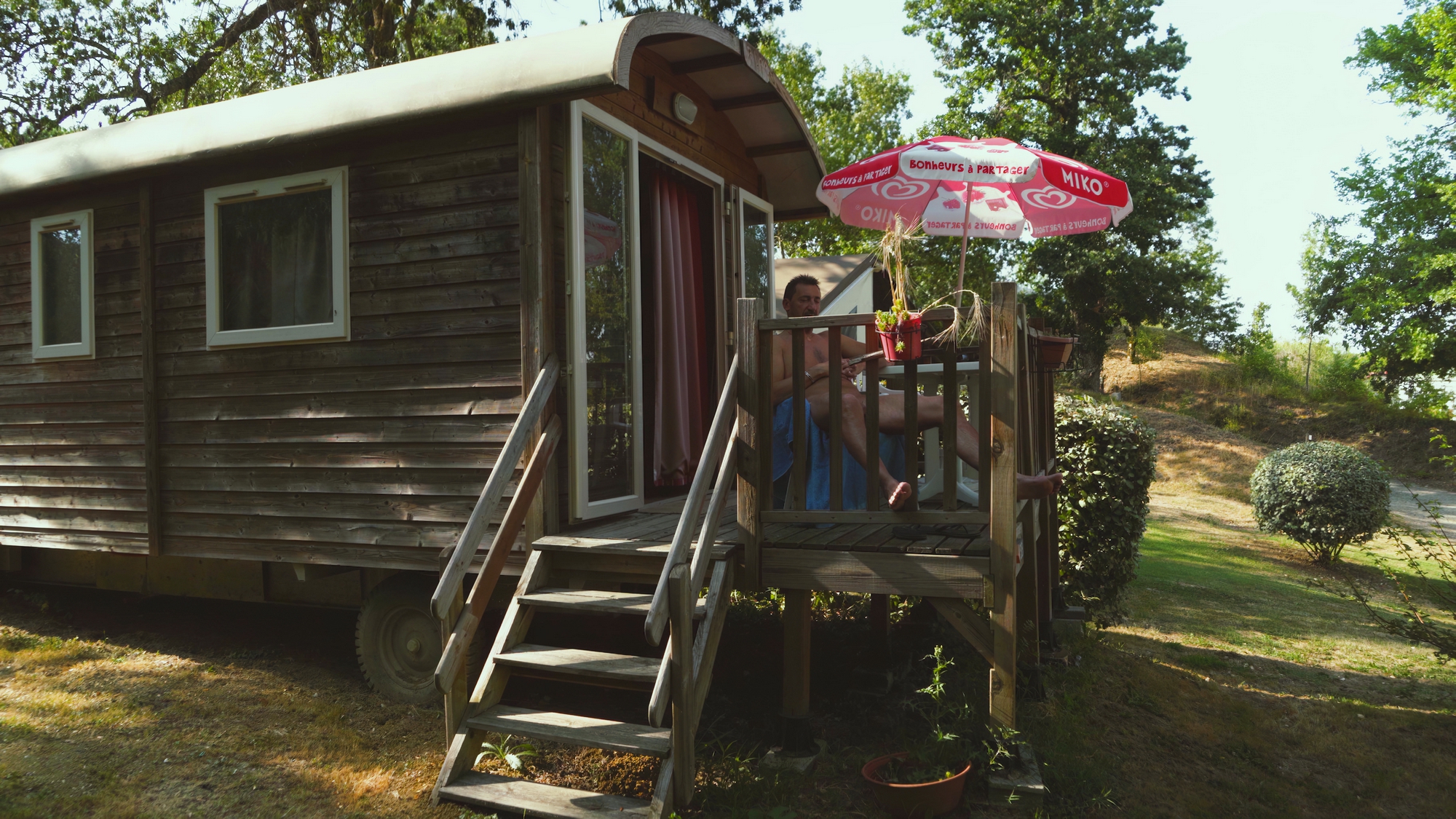 locatifs camping naturiste les aillos