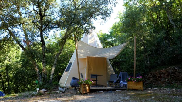 domaine naturiste la genese hebergement