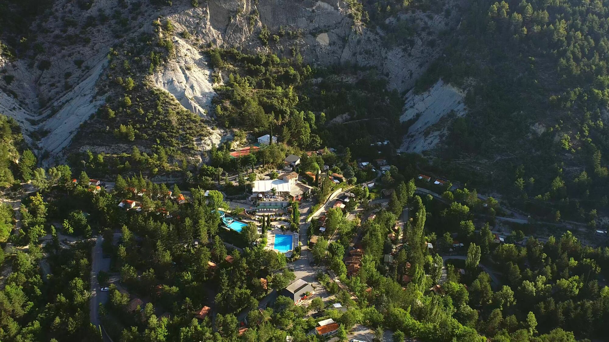 camping naturiste origan village: vue aérienne