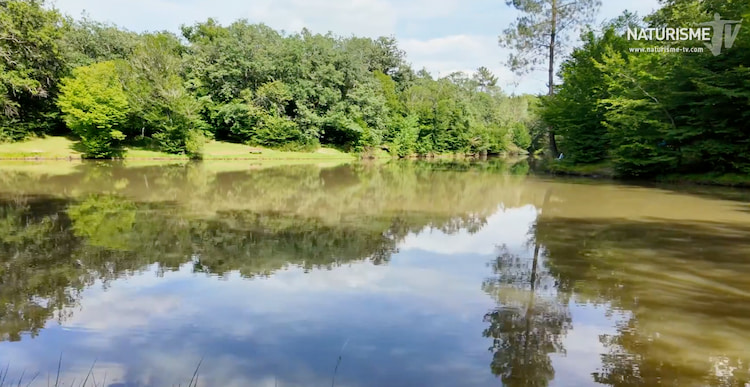 Le Domaine de Chaudeau et ses 2 lacs au coeur du Périgord