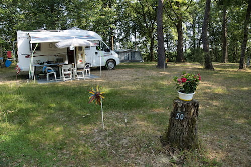 location d'emplacement de camping pour tente caravane et camping car au fiscalou