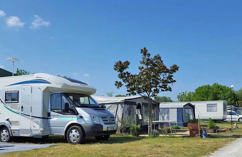emplacement de camping Petit Dauphin naturisme
