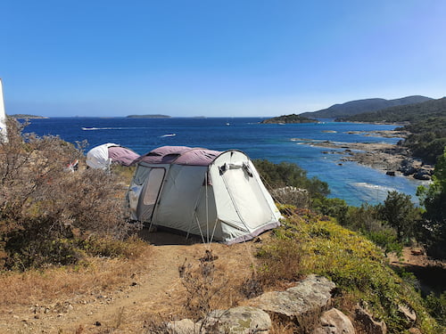 Un emplacement de camping pour tente à La Chiappa
