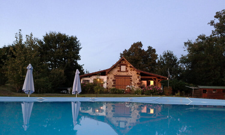 Les locations de dernière minute du Coteau de l'Herm, camping naturiste en Dordogne
