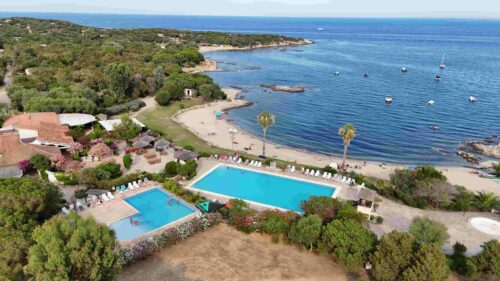 La Chiappa village naturiste en Corse du Sud et ses piscines panoramiques