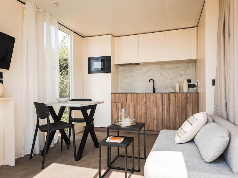 chambre au camping naturiste calella en corse