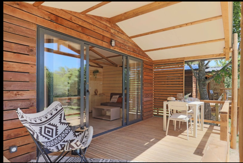 location lodge la Taillade vue terrasse