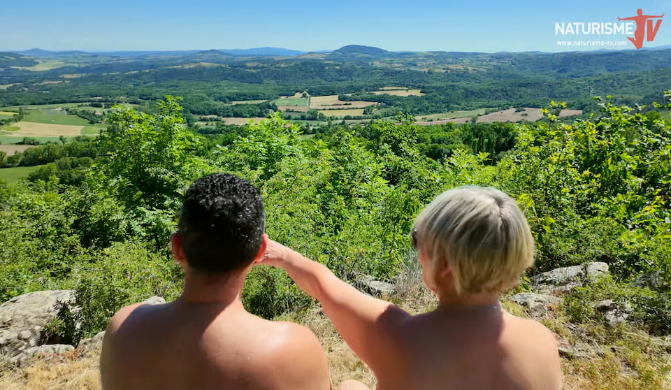 Camping naturiste La Serre de Portelas en Auvergne