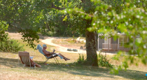 naturiste dans un camping naturiste du Lot