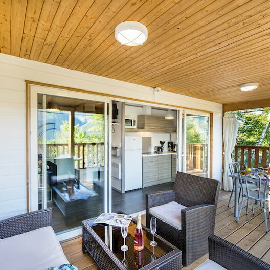 réservez-vos-vacances-naturistes-au-haut-chandelalar-en-provence-près-entrevaux